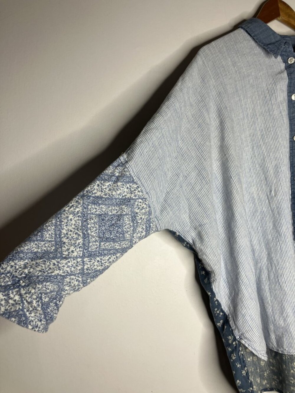 American Eagle Women's Large Patchwork Linen Blend Button Chambray Shirt Floral - Picture 12 of 13